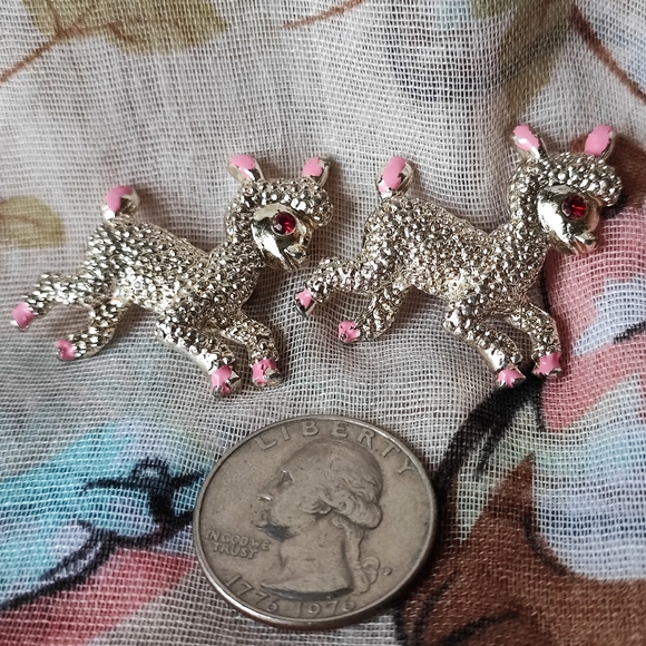 Pair of Gold Tone Lamb Lambs Sheep Easter Scatter Pins Vintage Enamel 2 Brooches - Picture 3 of 11